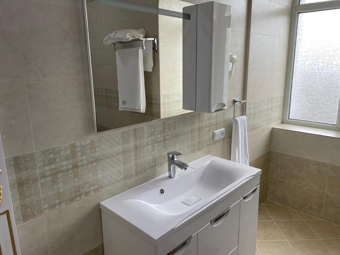 Sipehr Hotel Chkalovsk Bagian luar foto